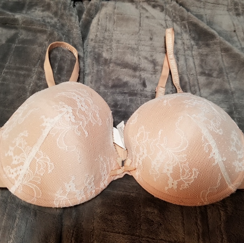 D&G nude lace bra